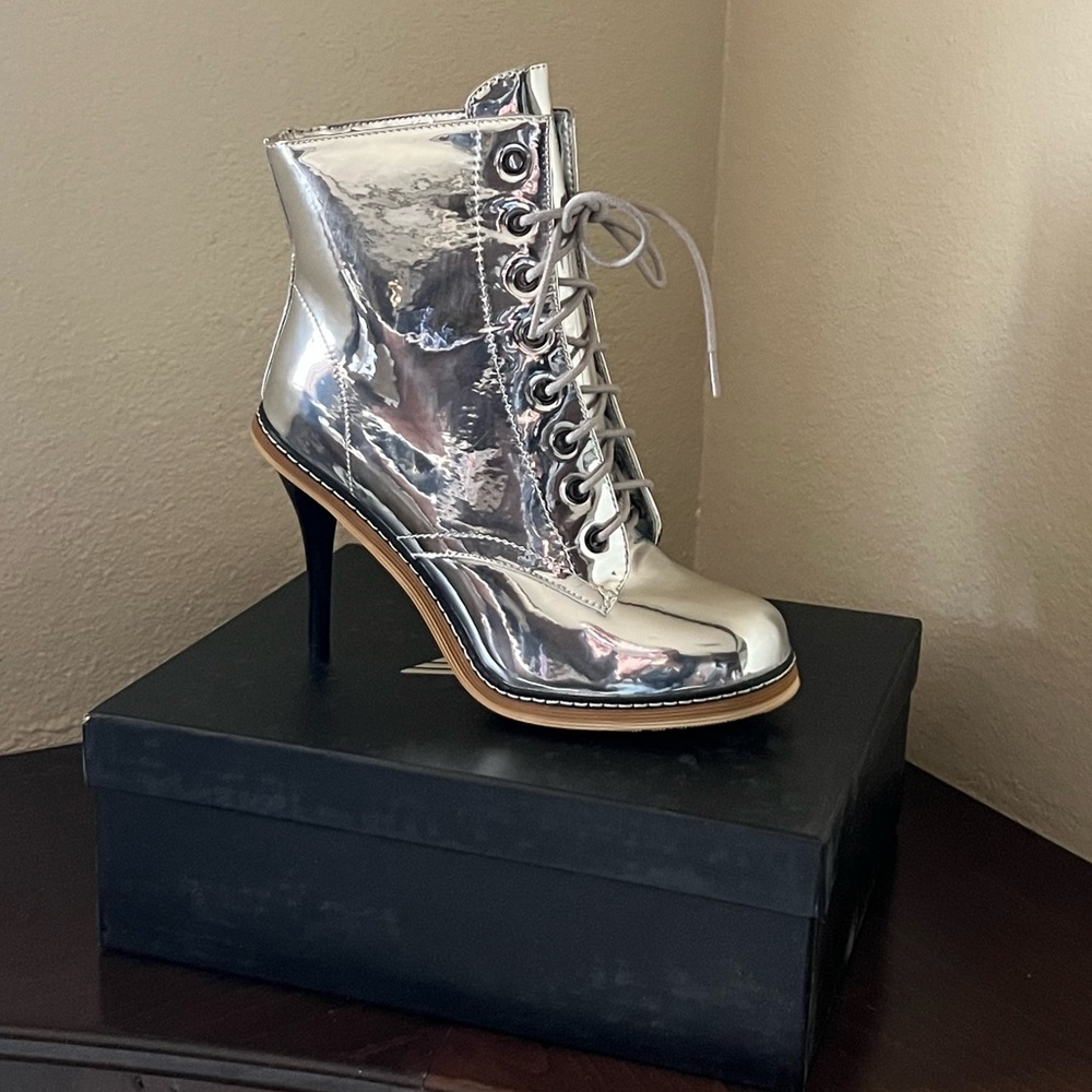 Metallic silver combat boots heels - Picture 1 of 7